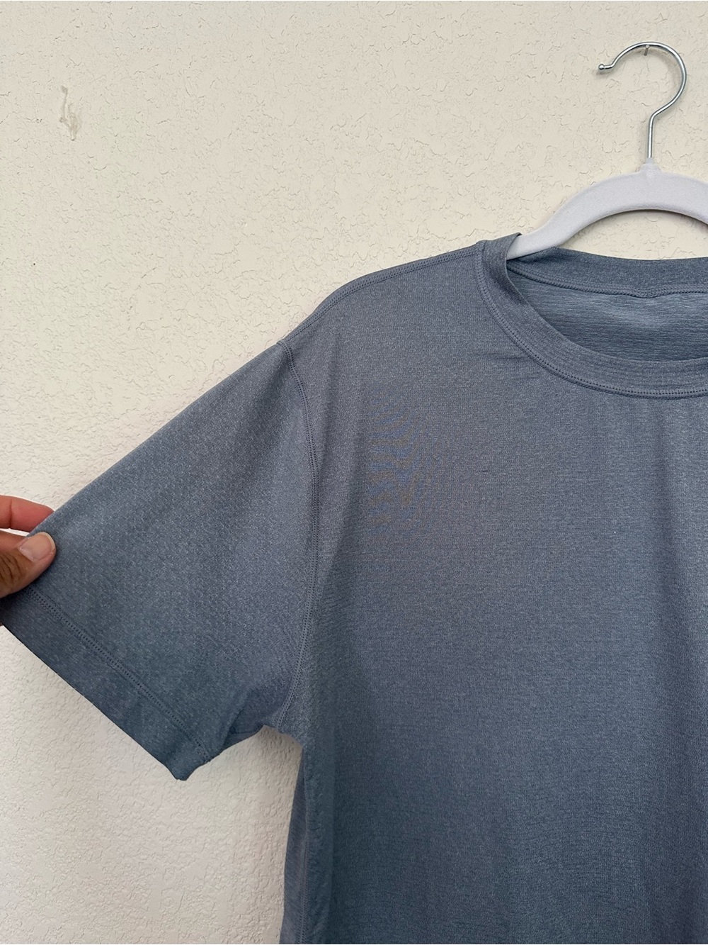 Vuori Men's Tradewind Performance Pocket Tee Slate Blue Size Medium - Picture 5 of 9